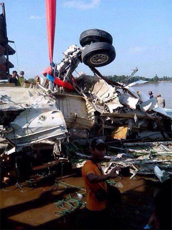 Photos du crash de l'ATR 72 de Lao Airlines
