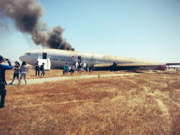 Photos du crash du Boeing 777 d'Asiana Airlines