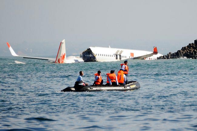 Photos du crash du Boeing 737 de Lion Air