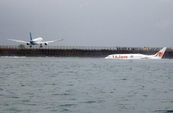 Photos du crash du Boeing 737 de Lion Air