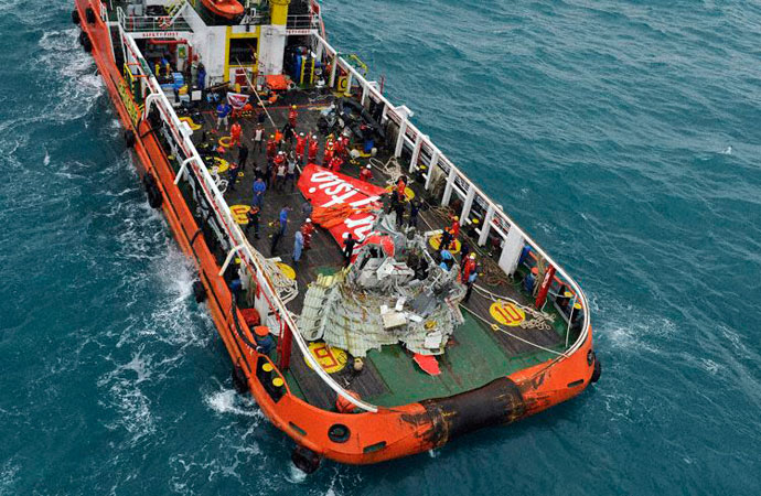 Photos du crash de l'Airbus A320 d'AirAsia Indonesia