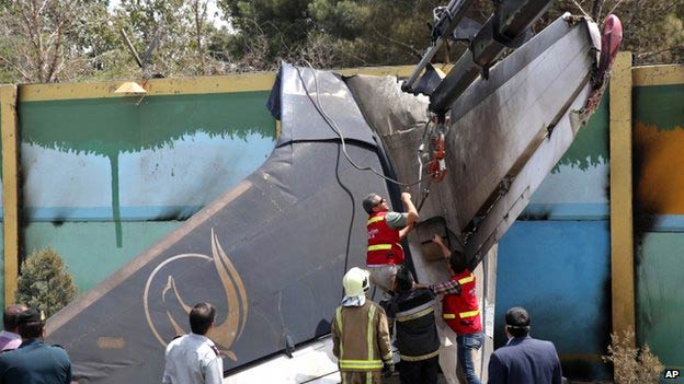 Photos du crash de l'HESA IrAn-140-100 de Sepahan Airlines