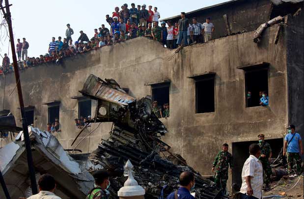 Photos of the Indonesian Air Force Hercules C-130B crash