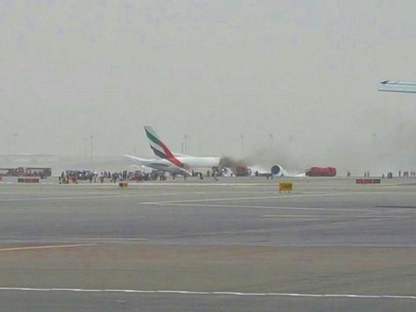 Photos du crash du Boeing 777 d'Emirates Airline