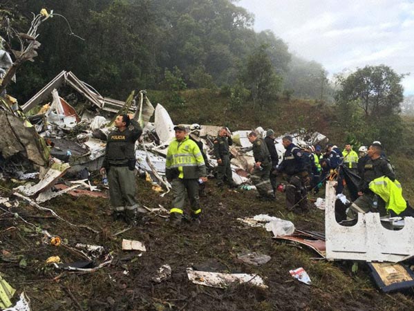Photos du crash du BAe 146-200 de LaMia Bolivia