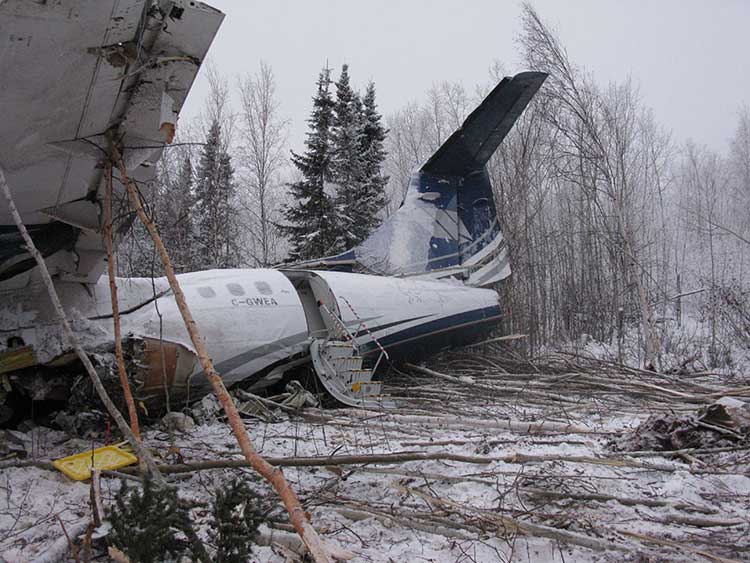 Photos du crash de l'ATR 42 de West Wind Aviation