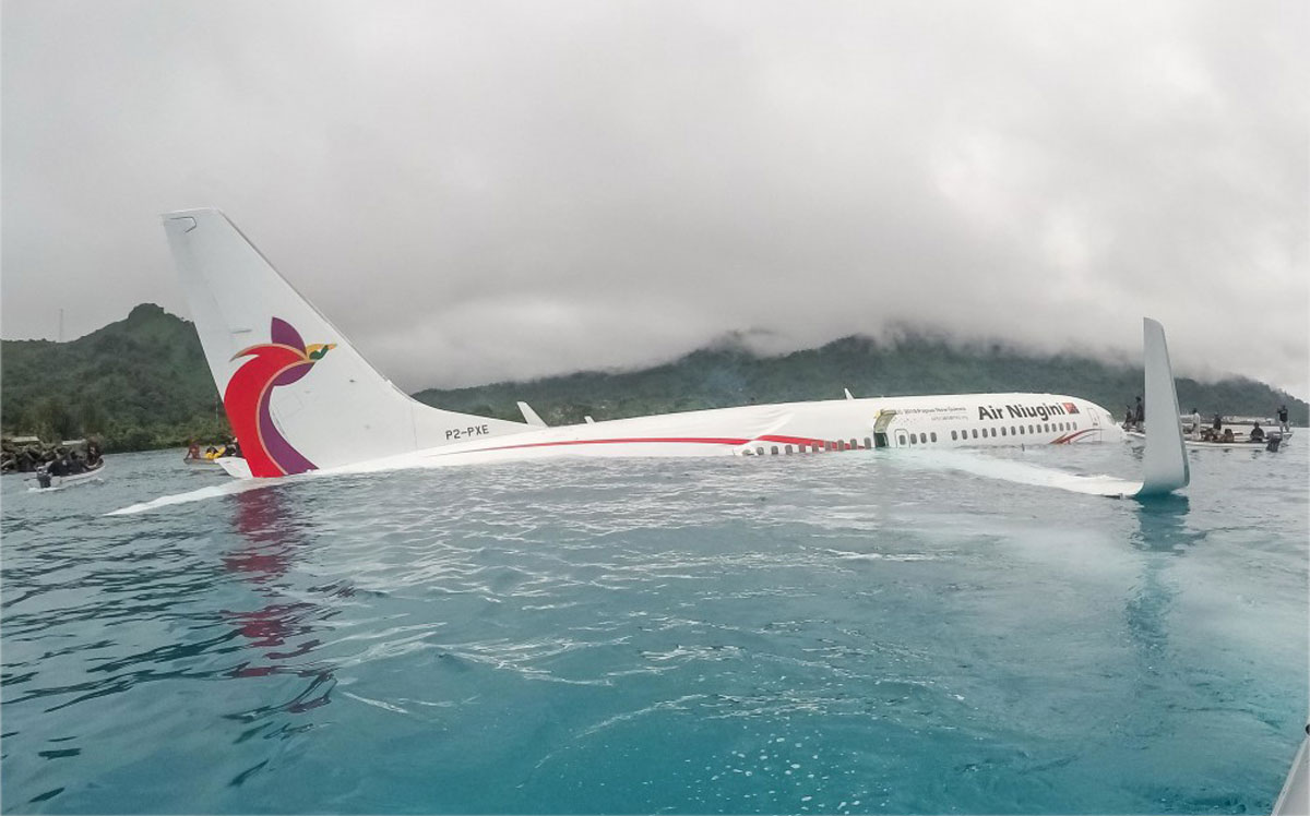 Accident of a Boeing 737 operated by Air Niugini Chuuk, Micronesia 1001 Crash