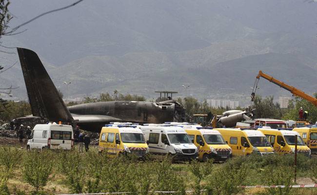Photos of the Algerian Air Force Ilyushin Il-76TD crash