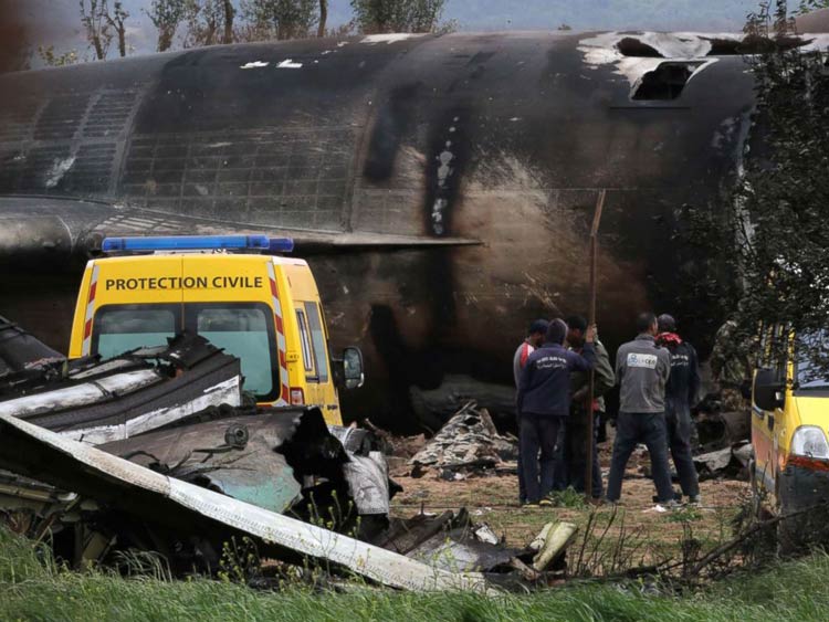 Photos of the Algerian Air Force Ilyushin Il-76TD crash