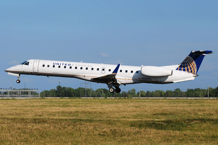 Aircraft similar to the one which crashed (Embraer 145XR)