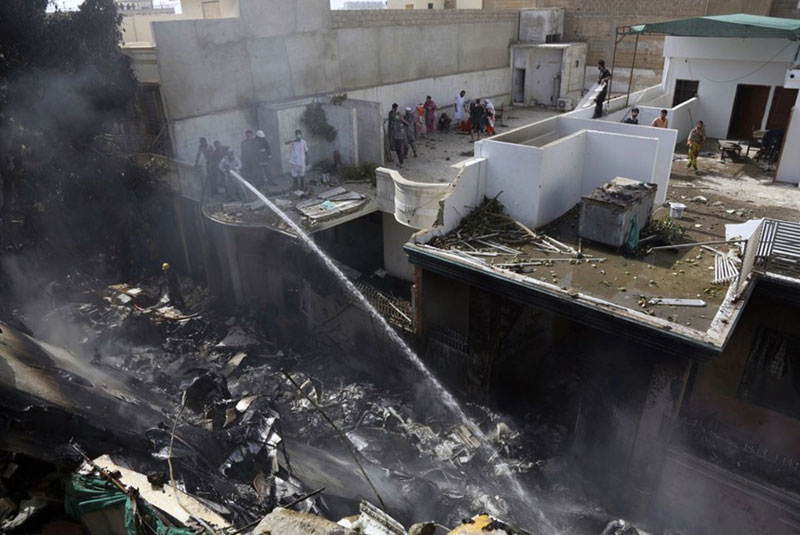 Accident d'un Airbus A320-214 de  Pakistan International Airlines - Karachi, Pakistan