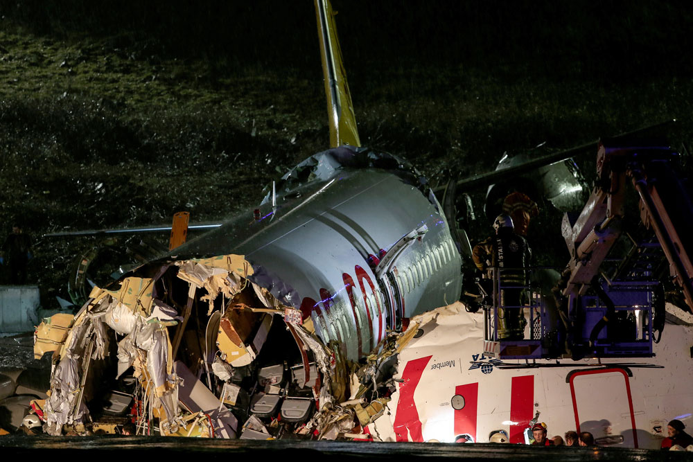 Photos of the Pegasus Airlines Boeing 737 crash