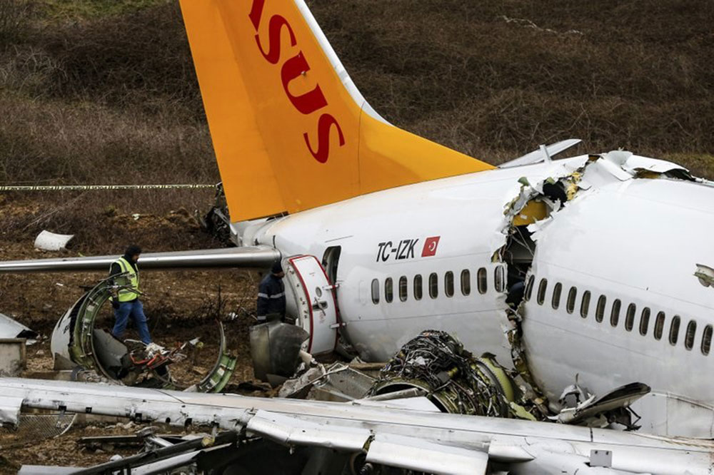 Photos of the Pegasus Airlines Boeing 737 crash