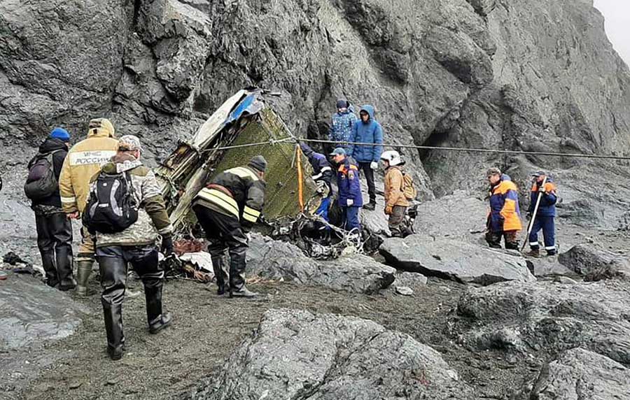 Photos du crash de l'Antonov 26B de Petropavlovsk-Kamchatka Aviation