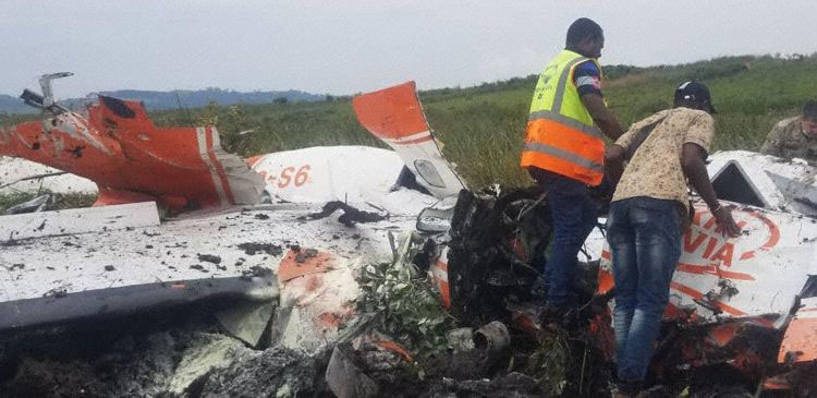 Photos du crash du Let L-410 de Kin Avia