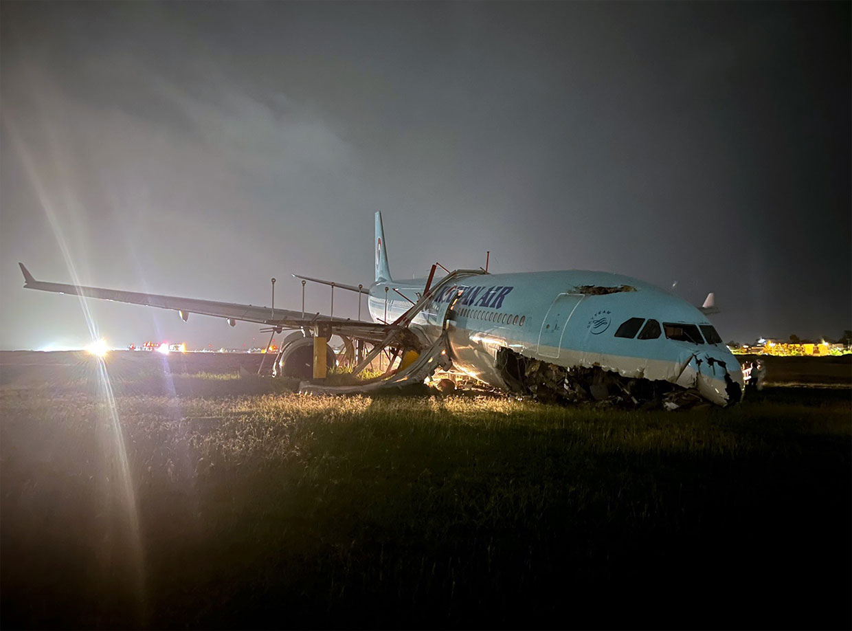 Accident of an Airbus A330 operated by Korean Air - Cebu City ...