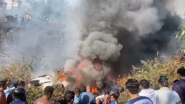 Photos du crash de l'ATR 72 d'Yeti Airlines