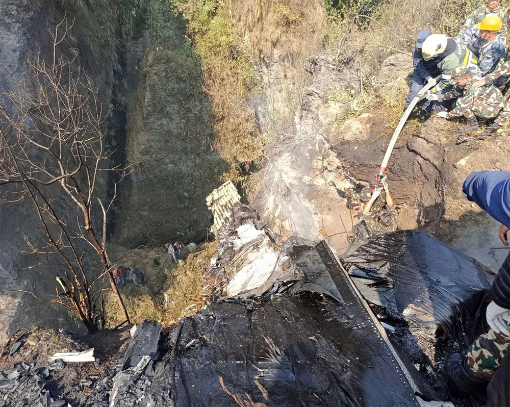 Photos du crash de l'ATR 72 d'Yeti Airlines