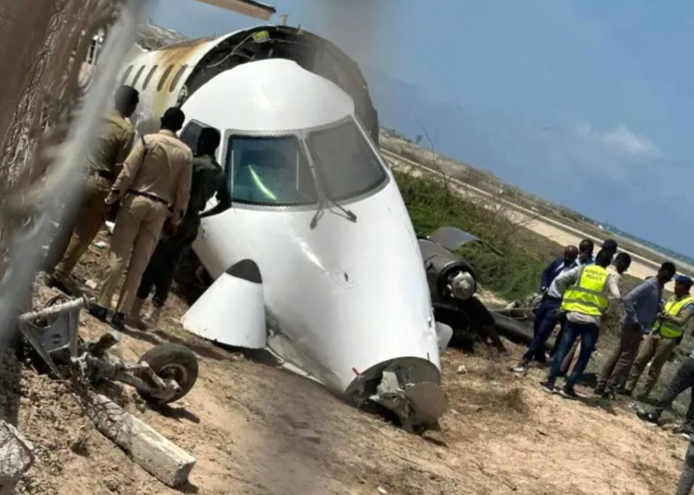 Photos du crash de l'Embraer 120 d'Halla Airlines