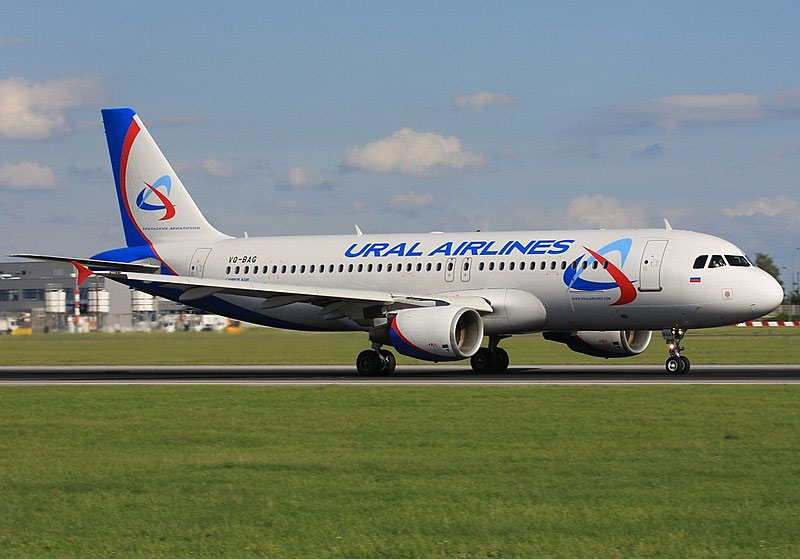 Aircraft similar to the one which crashed (Airbus A320-214)