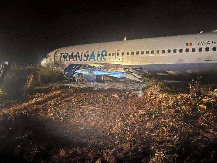 Photos du crash du Boeing 737 de Transair Senegal