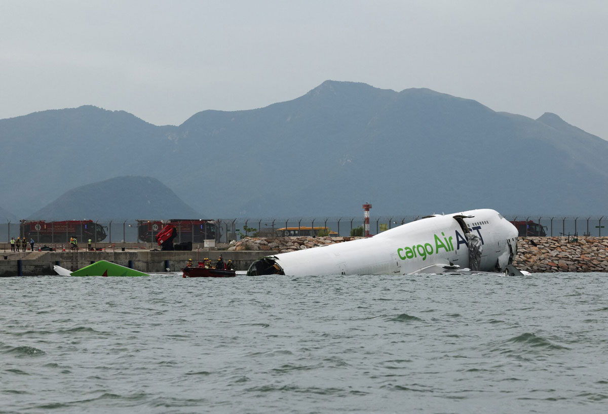 ACT Airlines Boeing 747-481F plane crash - Hong Kong, China