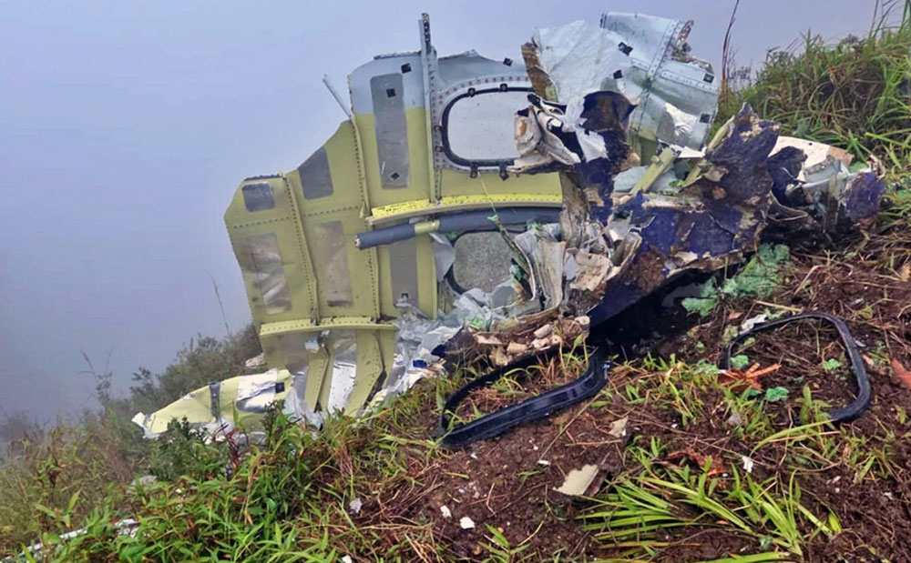 Photo 4 sur 5 : Accident d'un ATR 42-512 d' Indonesia Air Transport - Makassar, Indonésie