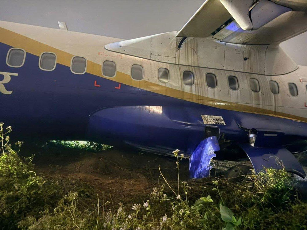 Photo 2 of 3 : Buddha Air ATR 72-500 plane crash - Bhadrapur, Nepal