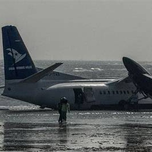 Photos du crash du Fokker 50 de Starsky Aviation