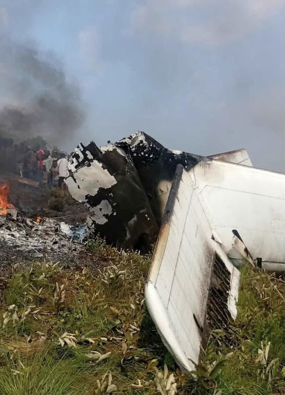Photo 2 of 5 : TRACEP Congo Aviation Let L-410UVP plane crash - Kenge, Congo