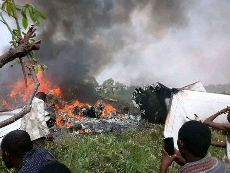Photo 3 of 5 : TRACEP Congo Aviation Let L-410UVP plane crash - Kenge, Congo
