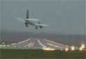 Wing strike : Lufthansa Airbus A320 nearly crashed during crosswind approach