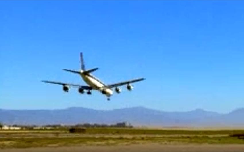 Atterrissage mouvementé d'un DC8 par vent de travers