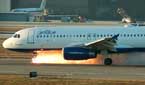 Atterrissage étincelant d'un Airbus A320 de JetBlue