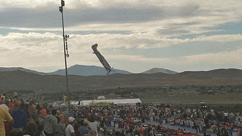 Reno Air Race - P51 crash into the crowd