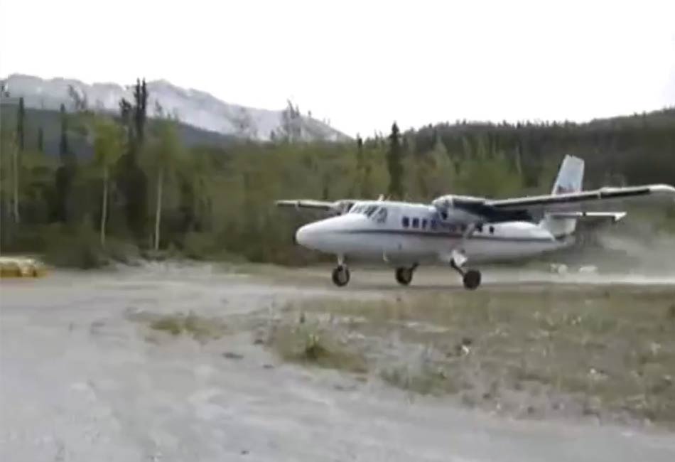 Trop lourd, le DHC-6 Twin Otter manque de performance au décollage et s'écrase