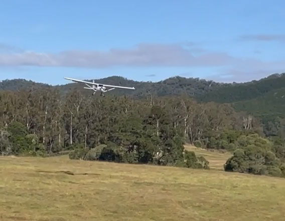 The Jabiru UL-450 flips over during an emergency landing