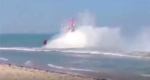 Collision en plein ciel au-dessus de la côte