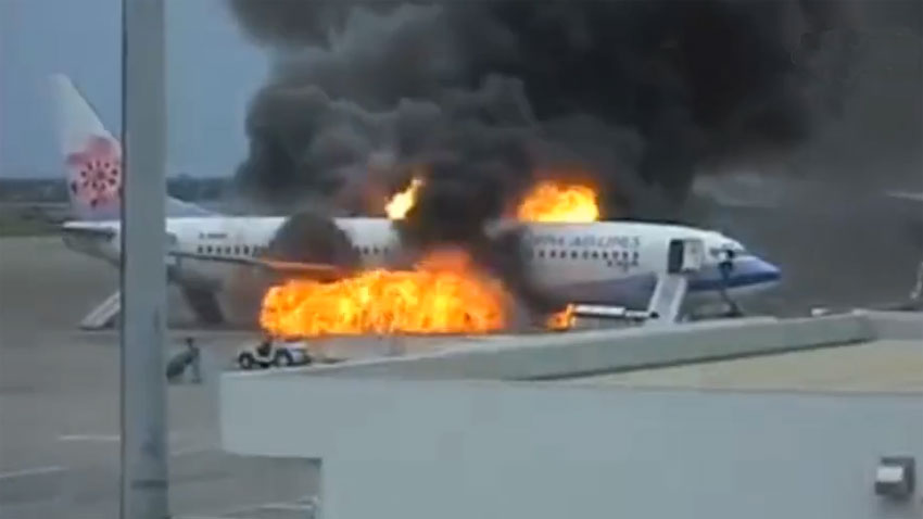 Vol 120 de China Airlines - Le Boeing 737 prend feu au débarquement