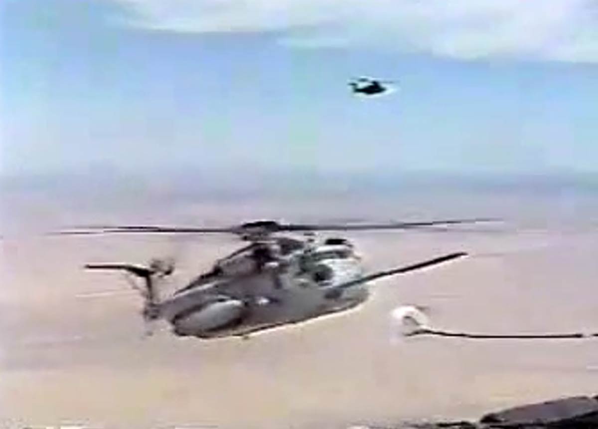Helicopter Air-to-air refuelling goes wrong