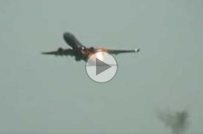 Flames spitting from the A330 engine