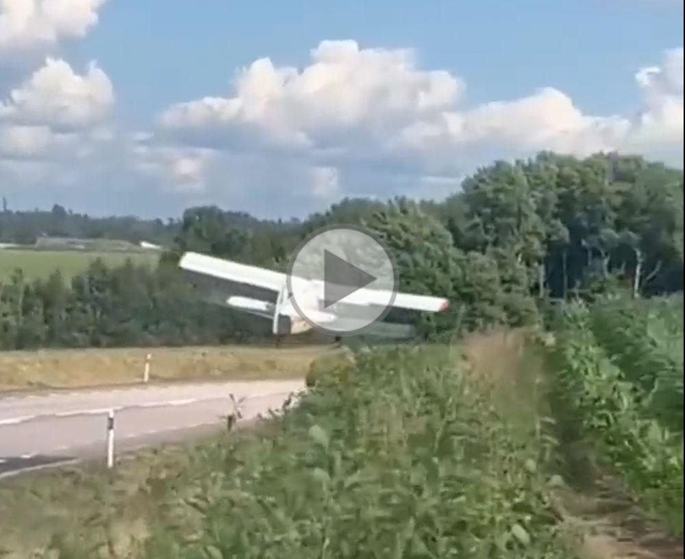 L'Antonov 2 percute des arbres au décollage et s'écrase