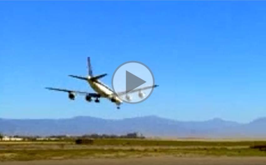 Atterrissage mouvementé d'un DC8 par vent de travers