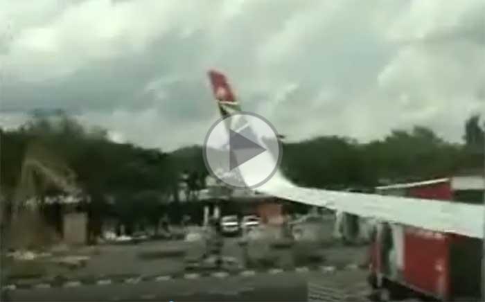 The Boeing 737 wing hits a truck