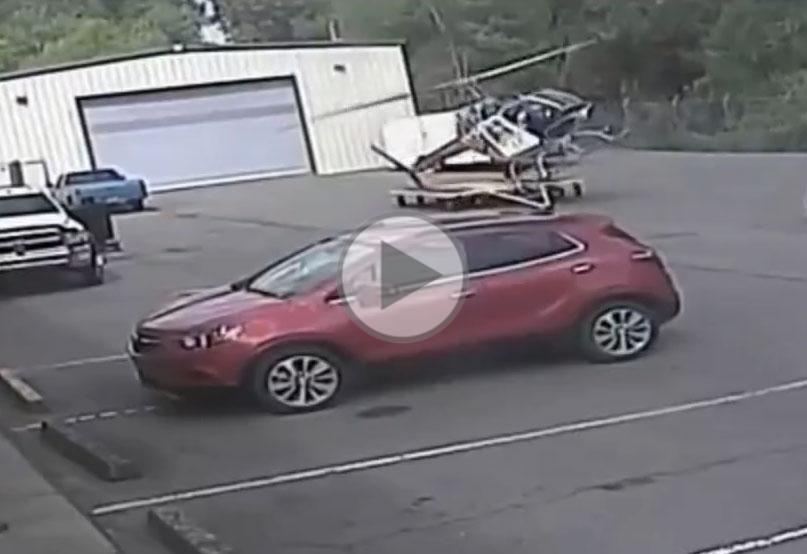 A wind gust destabilized suddenly the helicopter