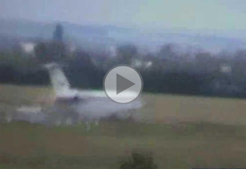 La décision d'interrompre de décollage est prise trop tard: le TU134 sort de piste à haute vitesse
