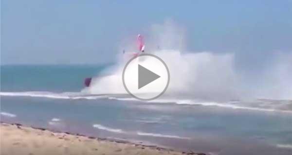 Collision en plein ciel au-dessus de la côte