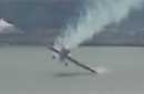 Redbull Air Race - Ontario (Canada) - Le racer évite de justesse la catastrophe